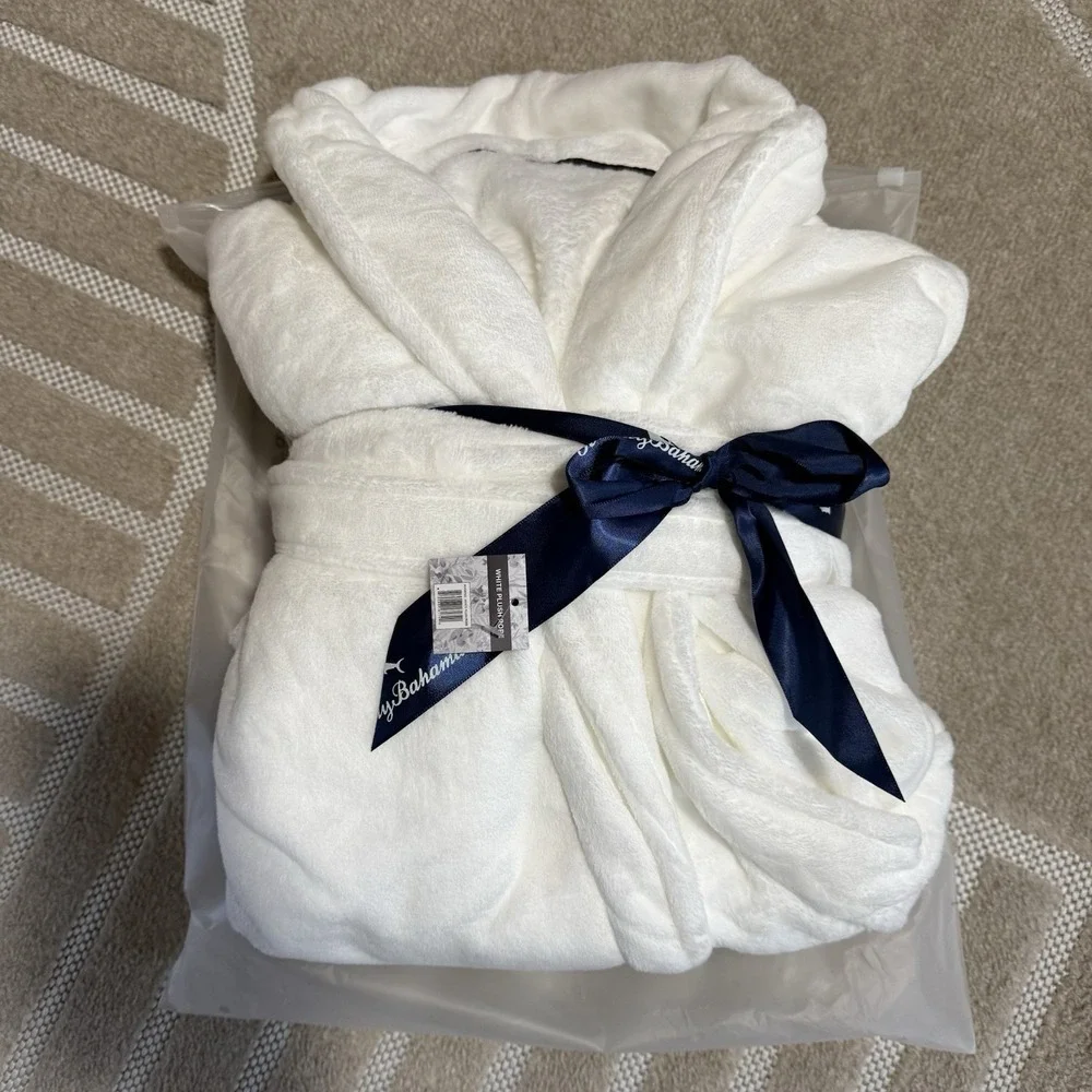 Tommy Bahama White Plush Bath Robe One Size Fits All W Belt Pockets New NWT NIB